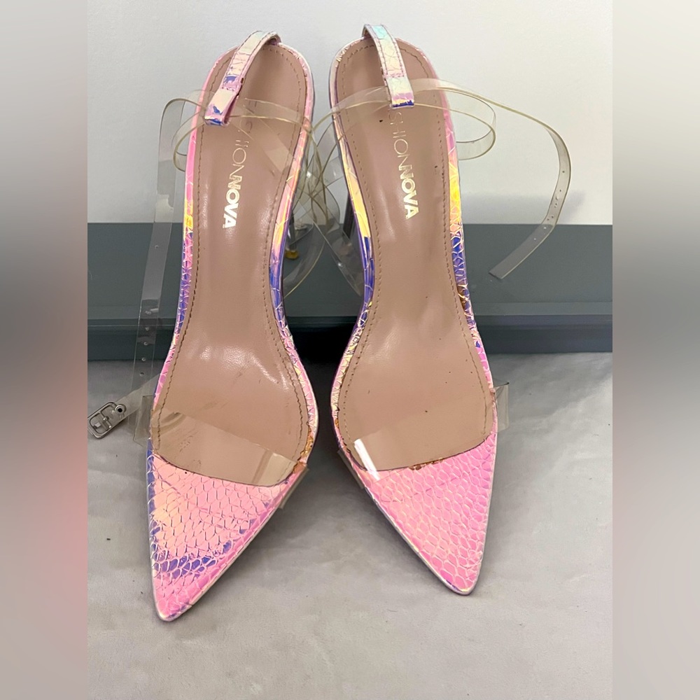 Fashion Nova clear strap sandal with 4.5in acrylic heel. 7.5
